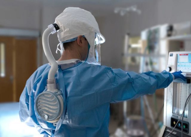 Medical powered air-purifying respirator (PAPR)